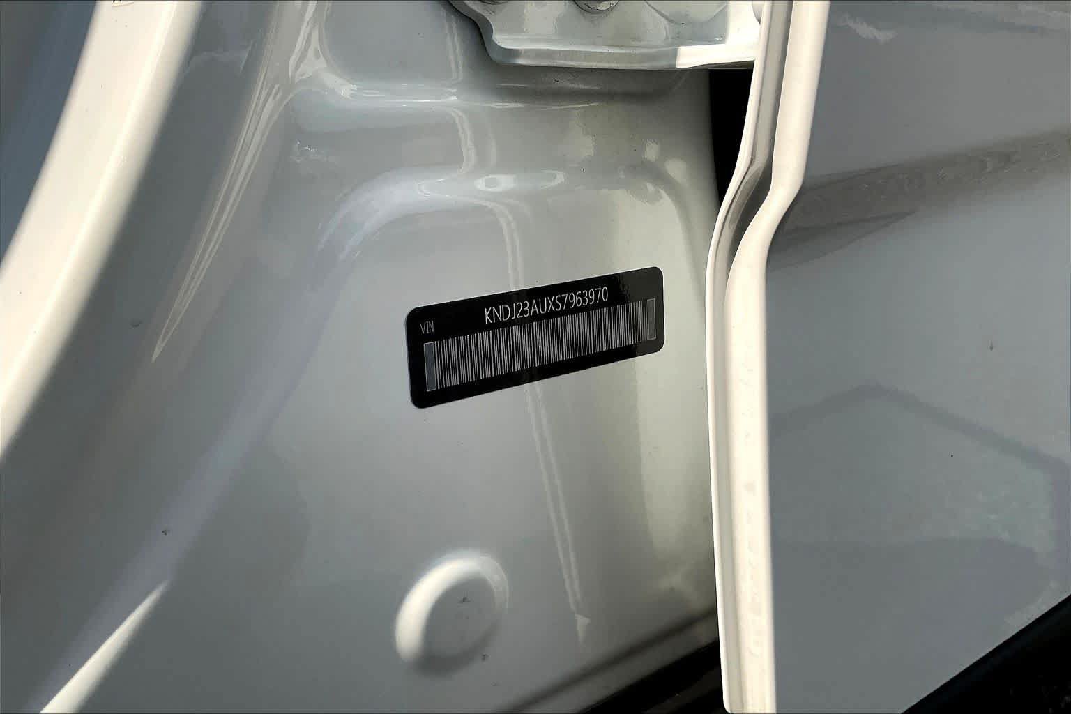 Used 2025 Kia Soul LX w/ LX Technology Package FWD image 33