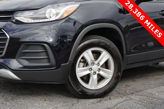 Used 2022 Chevrolet Trax LT w/ LT Convenience Package image 10