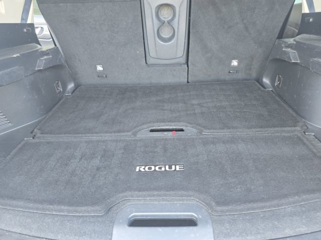 Used 2020 Nissan Rogue SV FWD image 19