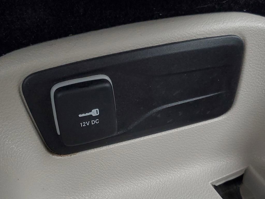 Used 2024 Chrysler Pacifica Touring-L FWD image 27