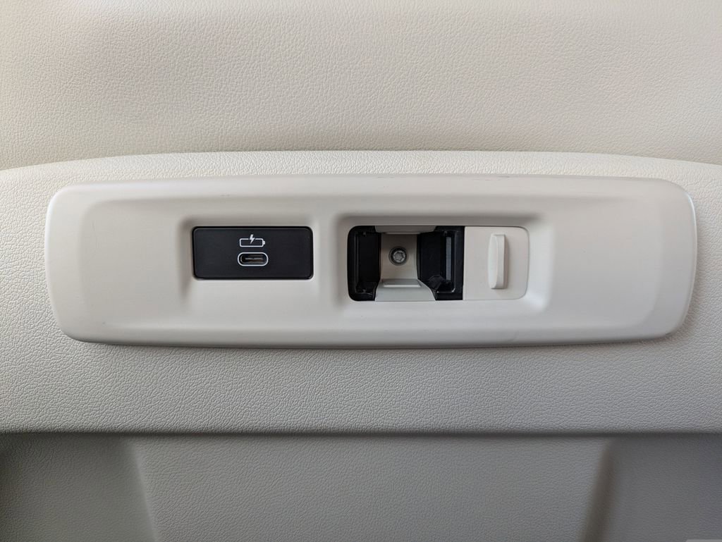 Used 2021 BMW X5 xDrive40i w/ Premium Package image 17