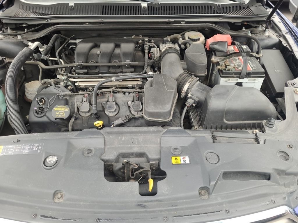 Used 2013 Ford Taurus SEL image 9