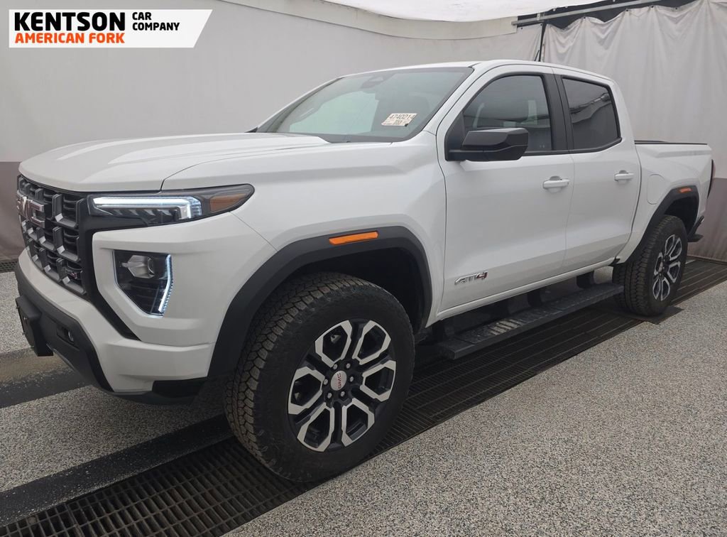 Used 2024 GMC Canyon AT4 image 2