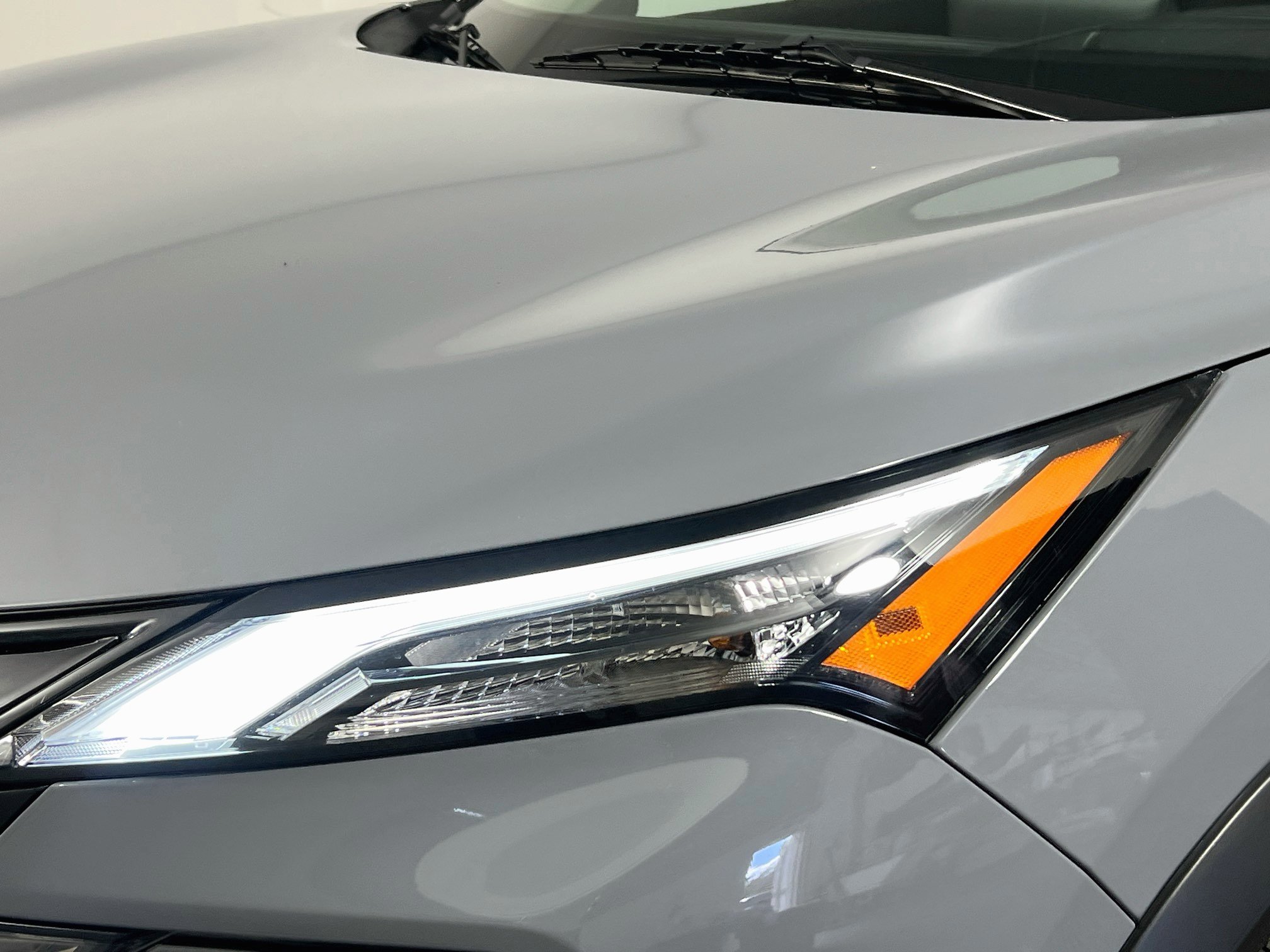 Used 2025 Nissan Rogue SL w/ SL Premium Package FWD image 11