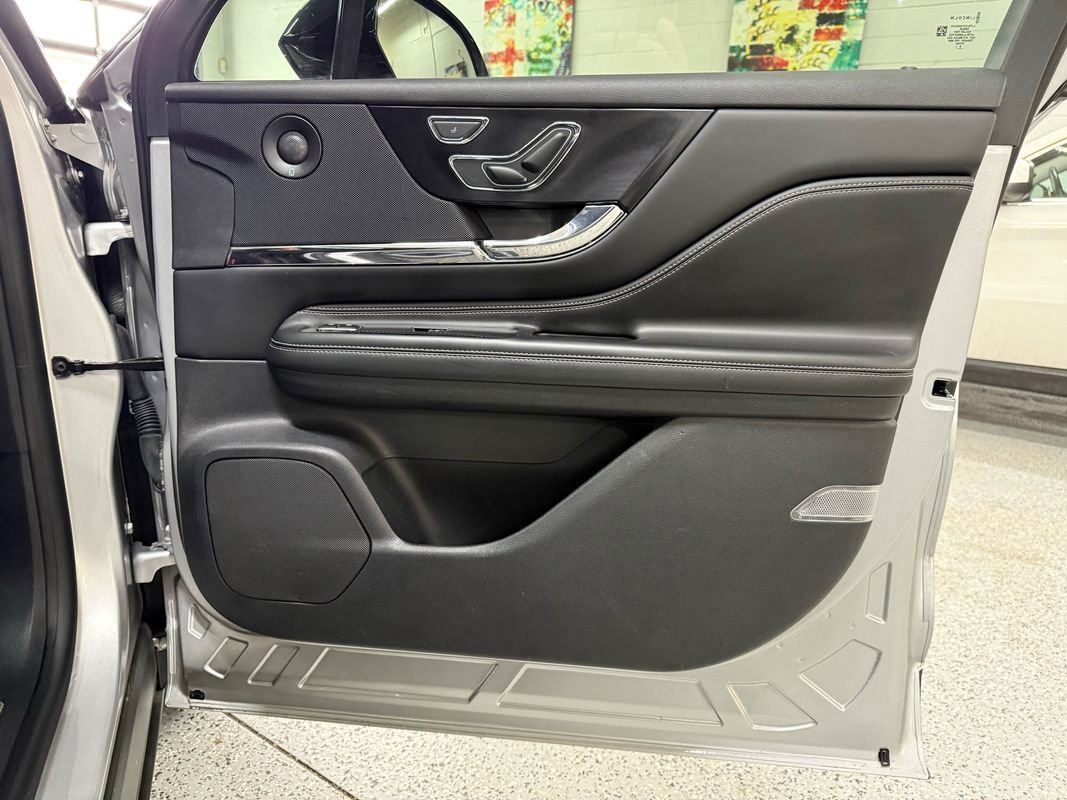 Used 2020 Lincoln Corsair Reserve w/ Equipment Group 201A image 18