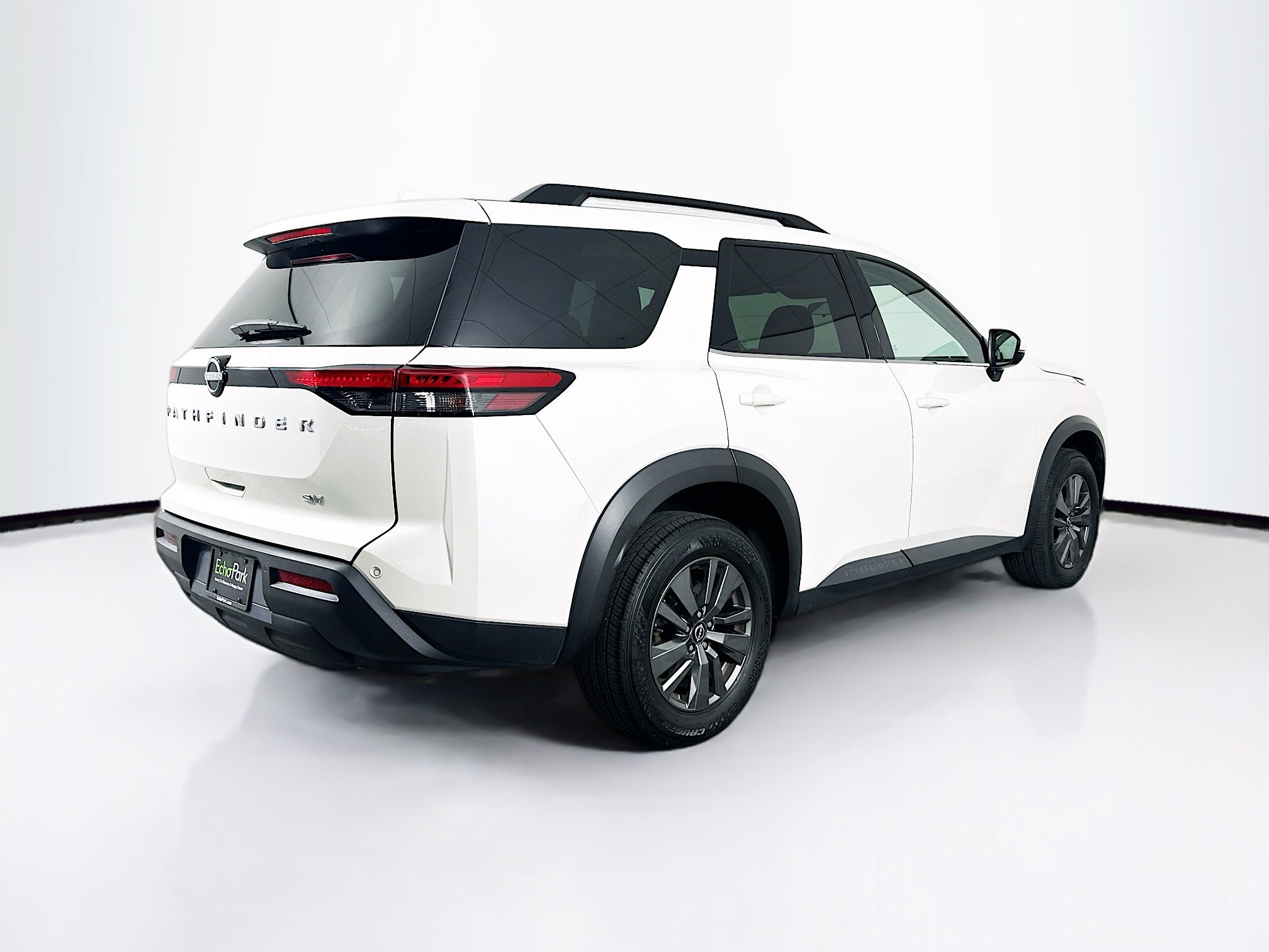 Used 2024 Nissan Pathfinder SV image 9