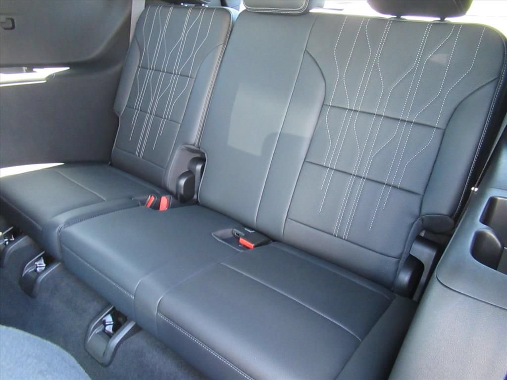 New 2026 Buick Enclave Avenir w/ Super Cruise Package FWD image 36