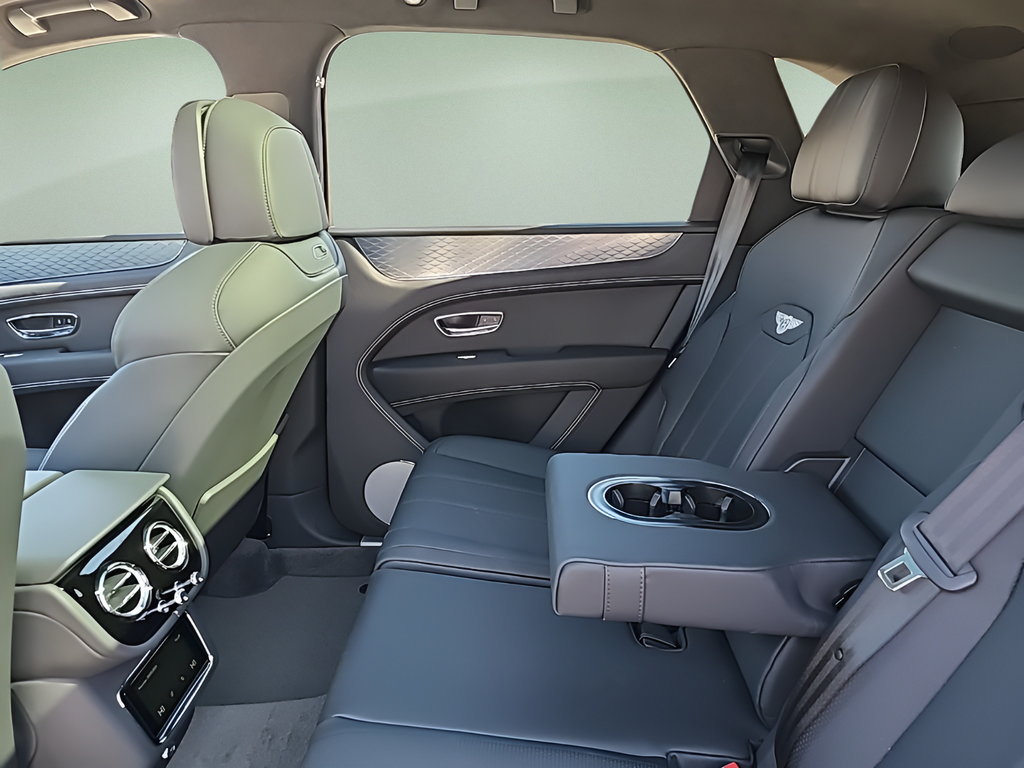 New 2024 Bentley Bentayga AWD/4WD image 30