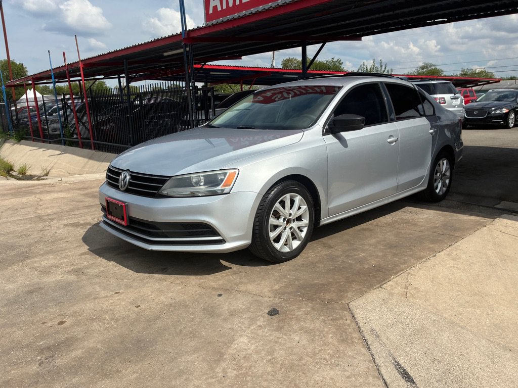 Used 2015 Volkswagen Jetta SE FWD image 2