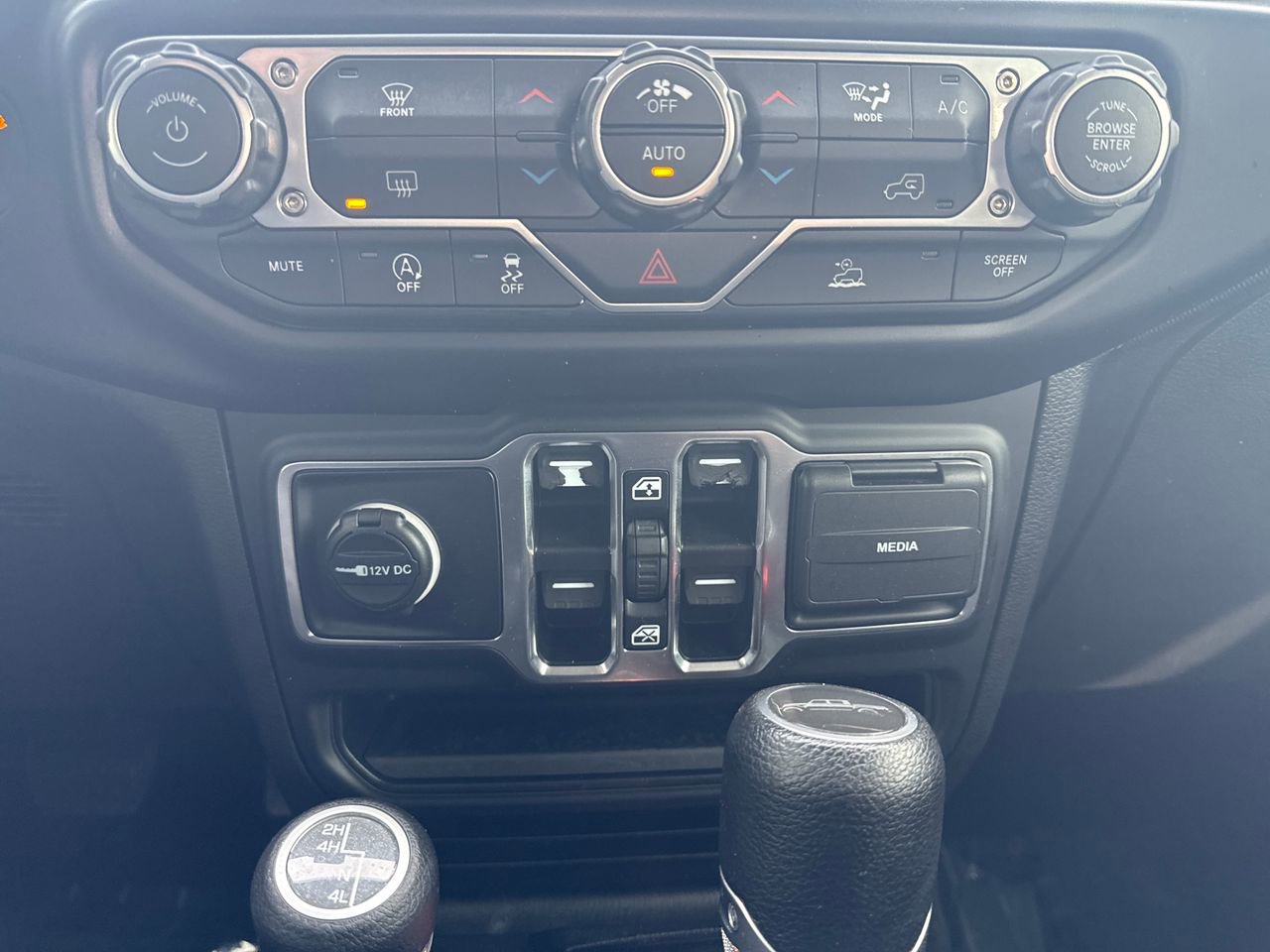 Used 2021 Jeep Gladiator Sport image 22