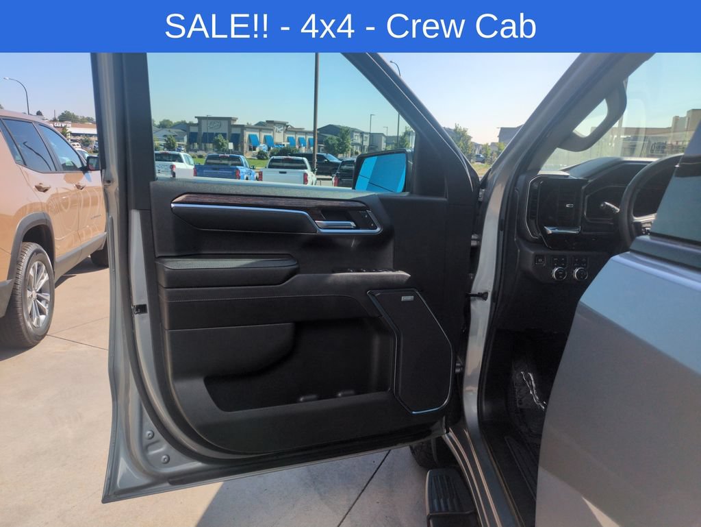 Used 2023 GMC Sierra 1500 Elevation w/ Elevation Premium Package AWD/4WD image 10