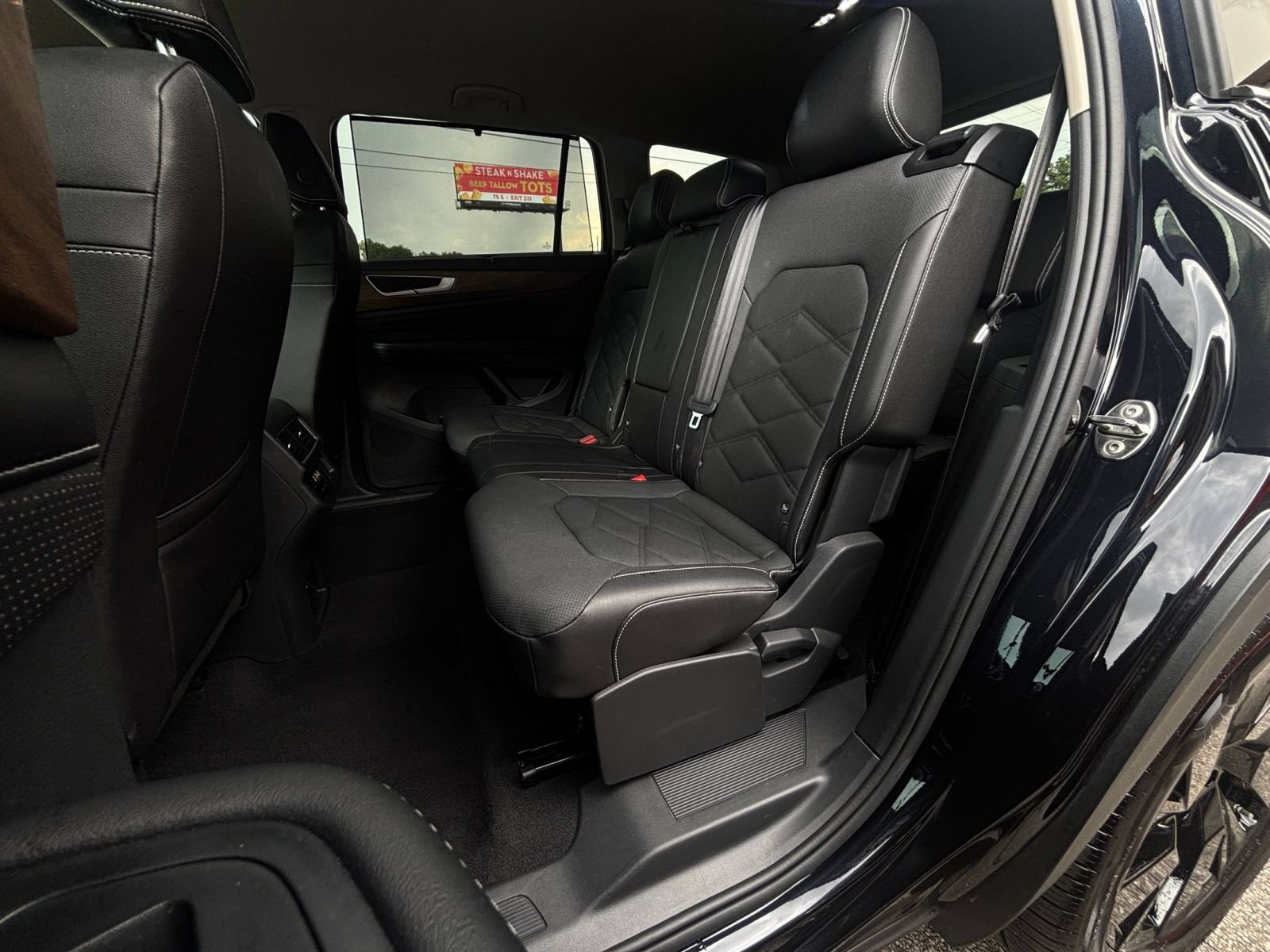 Used 2026 Volkswagen Atlas SE FWD image 23