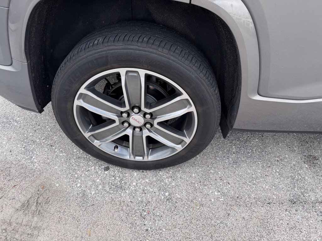 Used 2019 GMC Acadia Denali w/ Technology Package FWD image 5