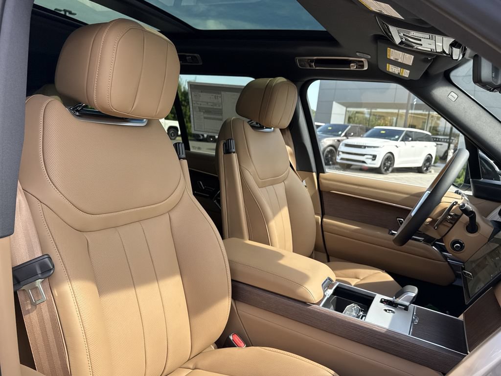 New 2025 Land Rover Range Rover SE AWD/4WD image 16