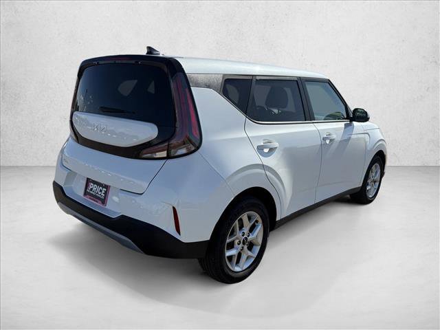Used 2023 Kia Soul LX w/ LX Technology Package image 5
