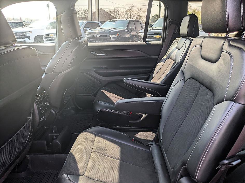 Used 2024 Jeep Grand Cherokee L Altitude image 26