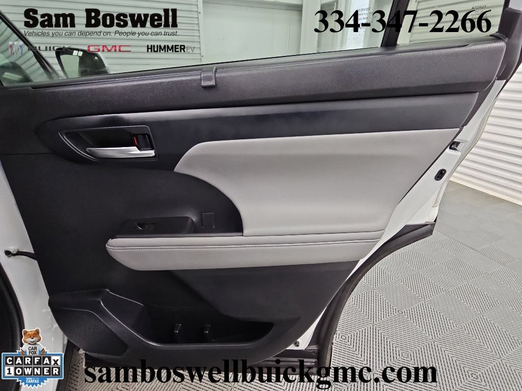 Used 2022 Toyota Highlander XLE FWD image 35
