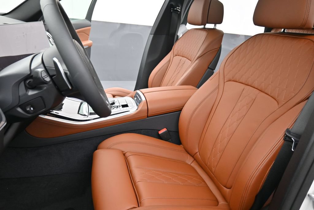 New 2026 BMW X5 xDrive40i w/ M Sport Package AWD/4WD image 11