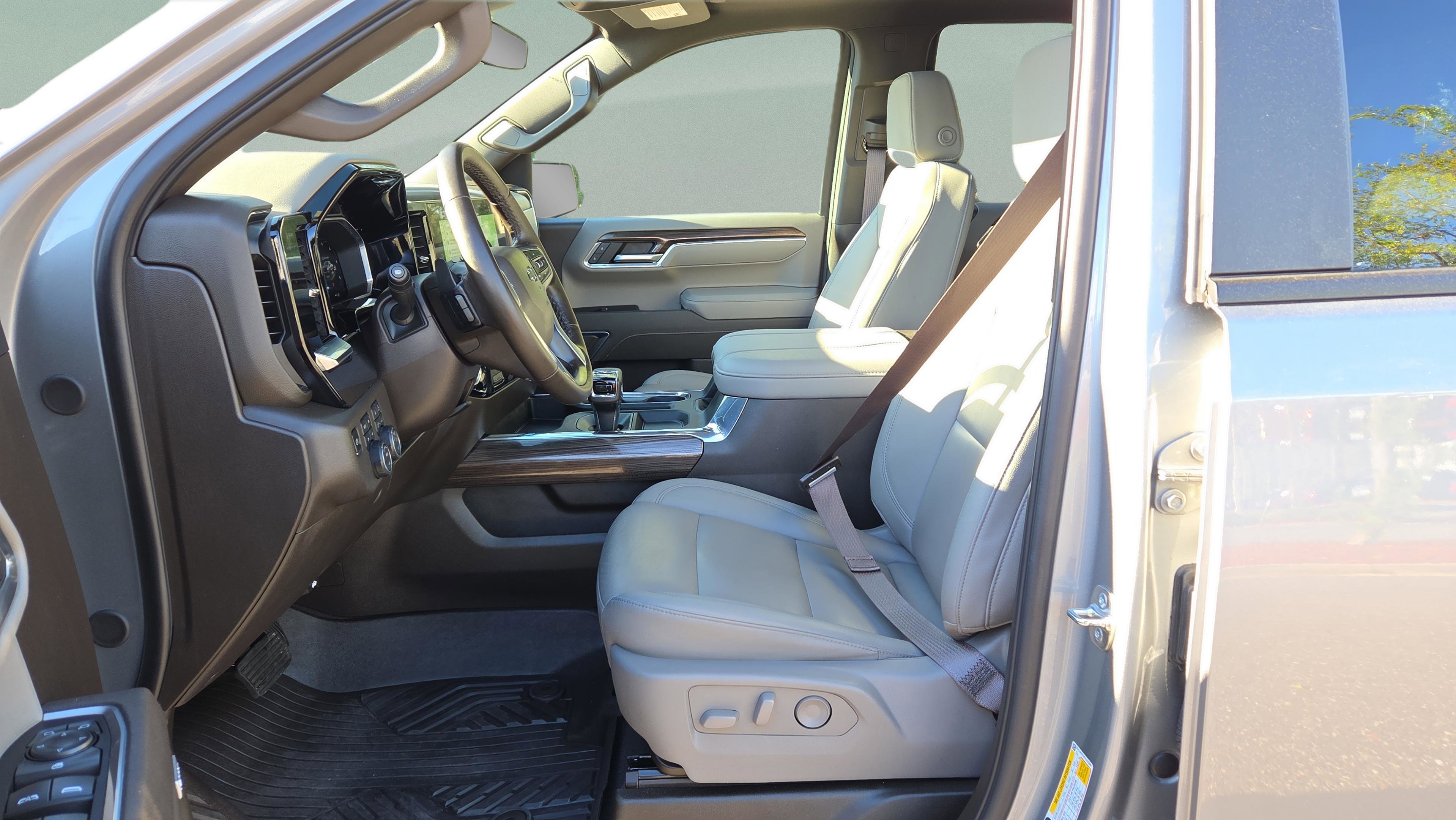 Used 2026 Chevrolet Silverado 1500 LT Trail Boss w/ Safety Package image 10