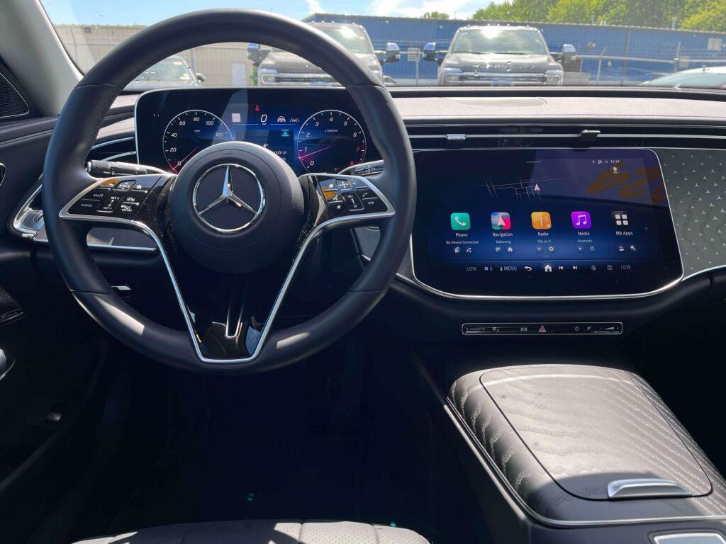 Certified 2024 Mercedes-Benz E 350 4MATIC Sedan image 2