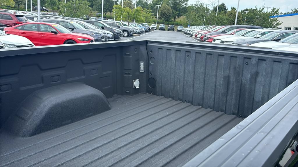 Used 2021 Chevrolet Silverado 1500 LTZ AWD/4WD image 10