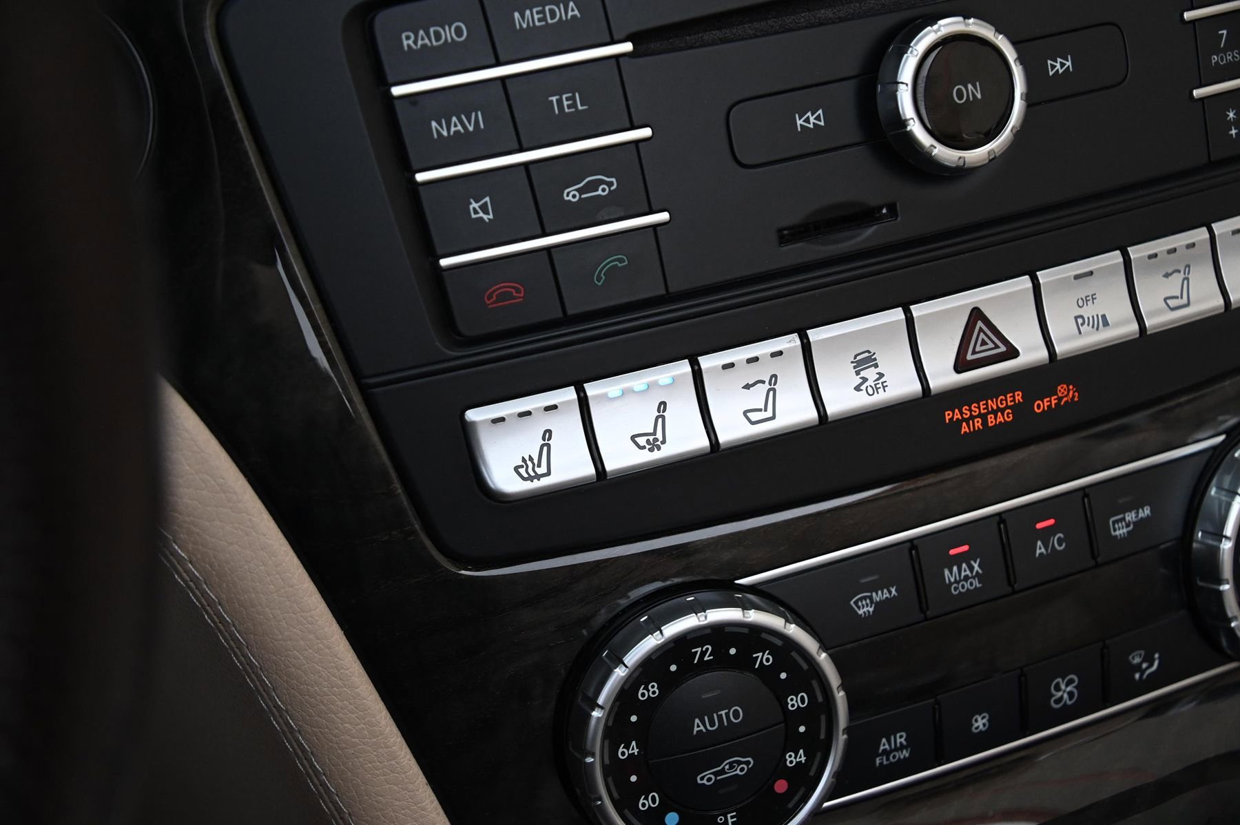 Used 2018 Mercedes-Benz SL 550 image 33