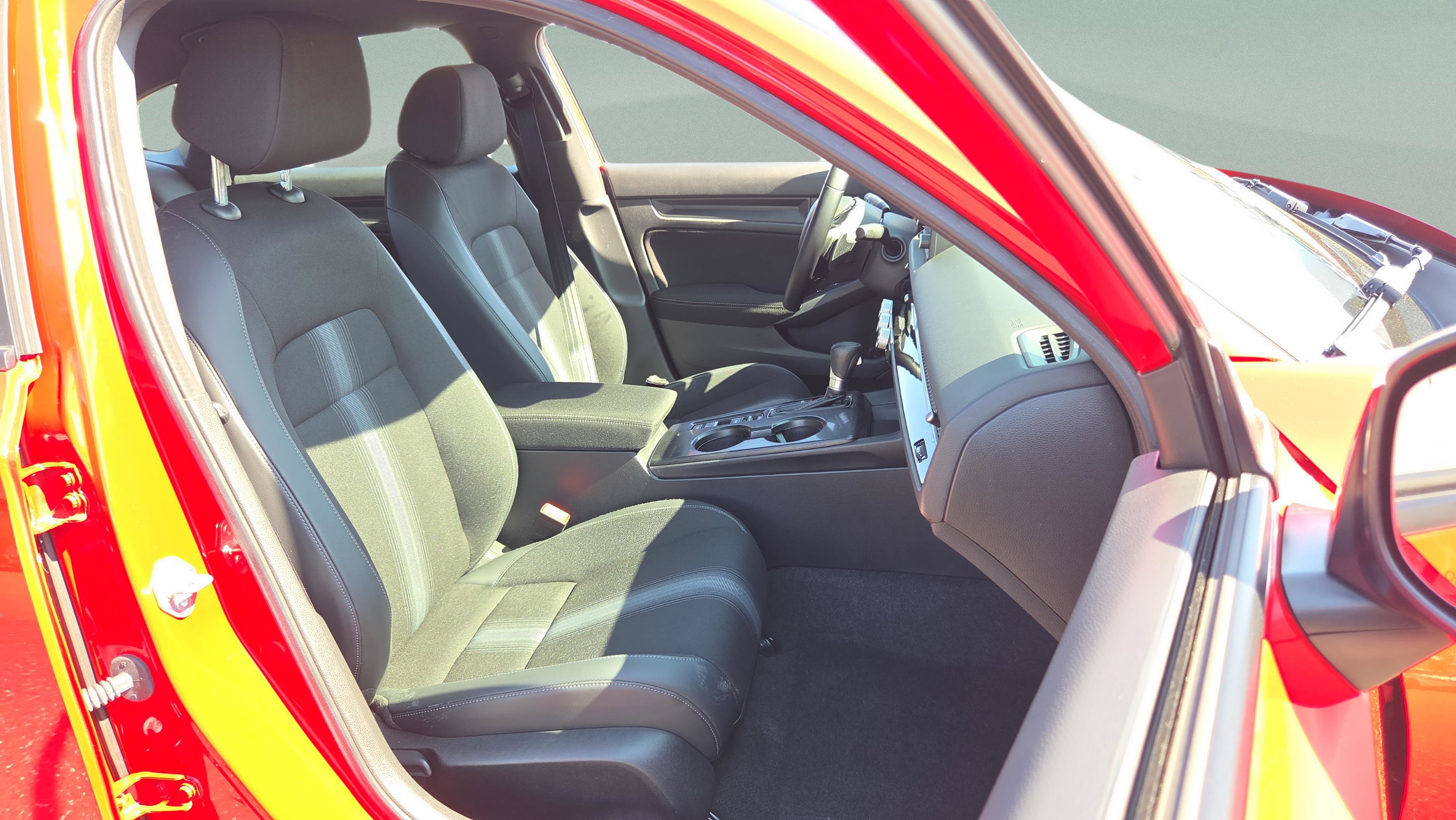 Used 2023 Honda Civic Sport image 25