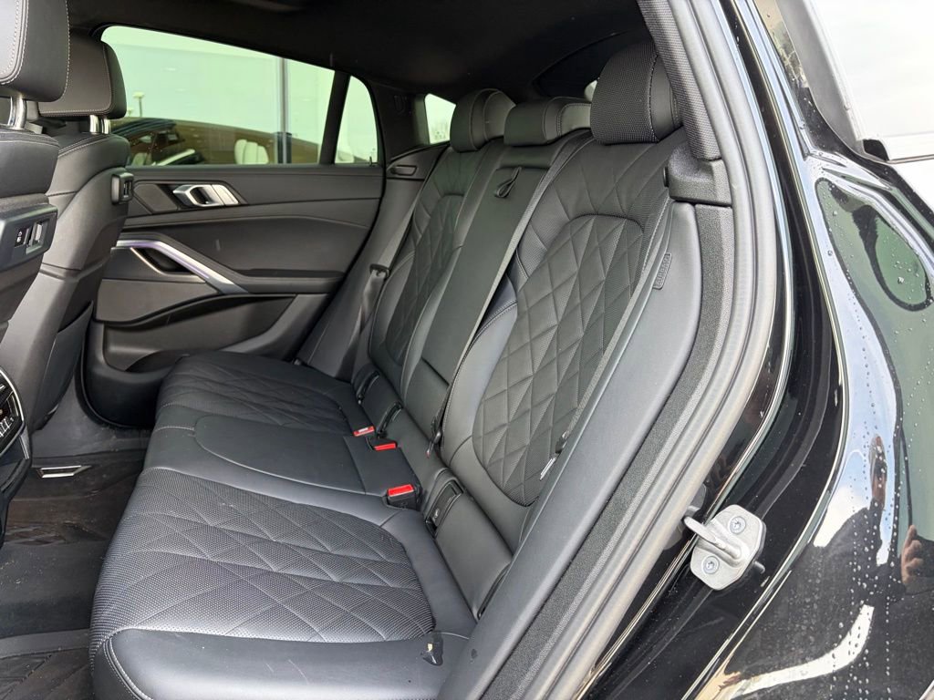 Certified 2023 BMW X6 xDrive40i w/ M Sport Package image 6
