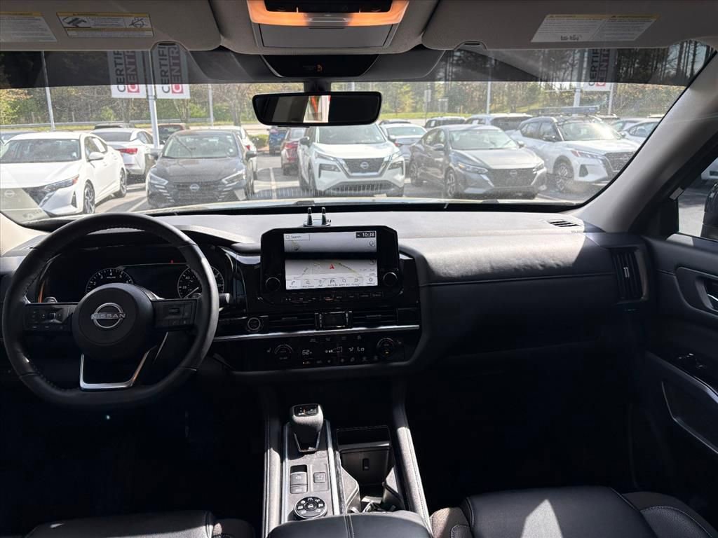 Certified 2024 Nissan Pathfinder SL image 6