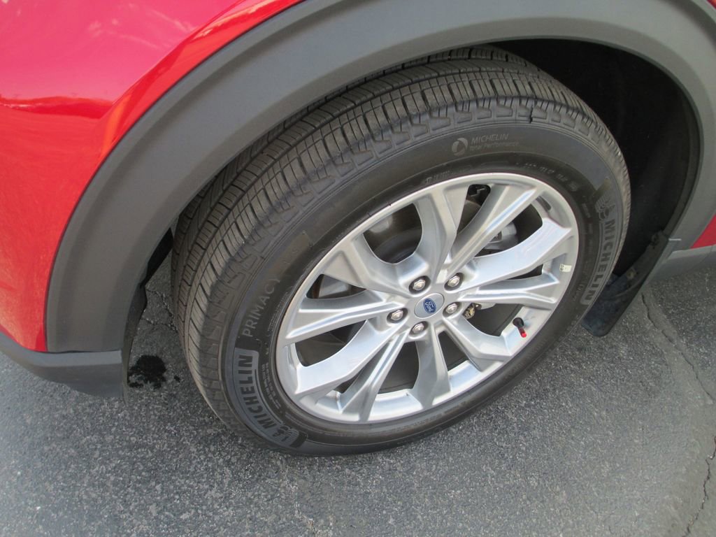 Used 2023 Ford Explorer XLT w/ Equipment Group 202A image 13