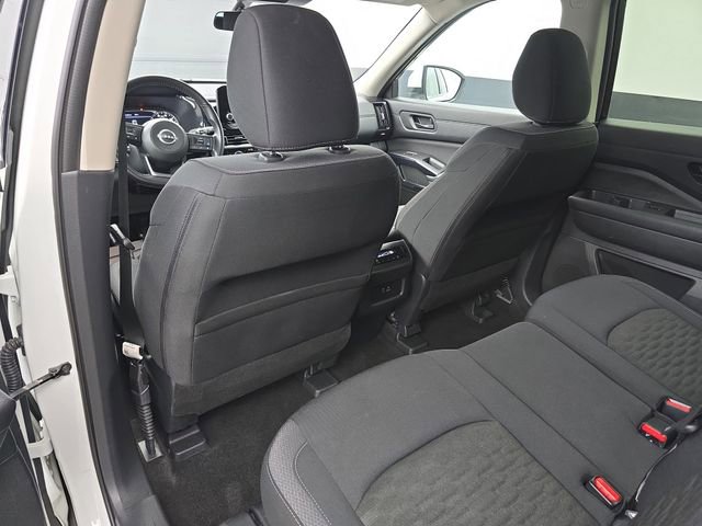 Used 2025 Nissan Pathfinder SV image 41