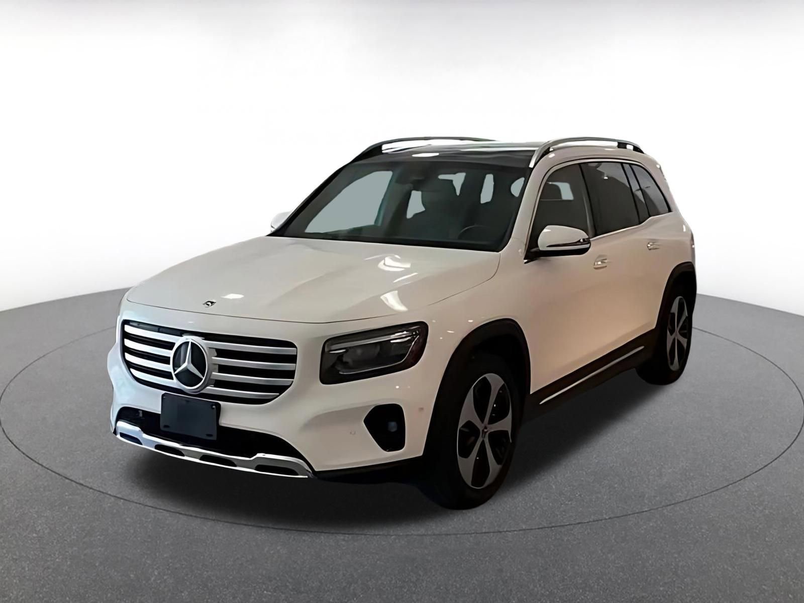 Used 2025 Mercedes-Benz GLB 250 4MATIC image 7