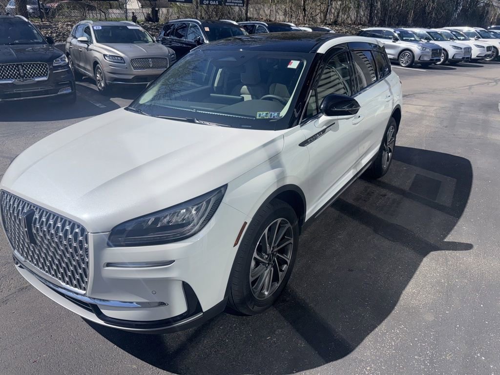 Used 2023 Lincoln Corsair AWD w/ Equipment Group 101A image 2