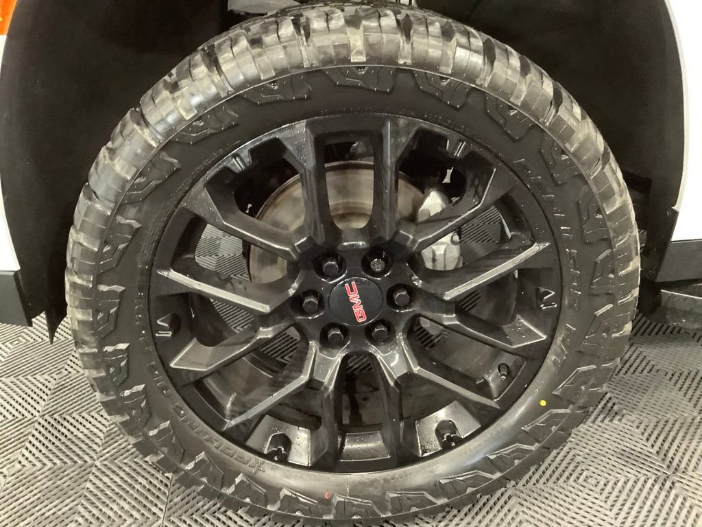 Used 2022 GMC Yukon SLE w/ Gmc Pro Safety Plus Package image 2