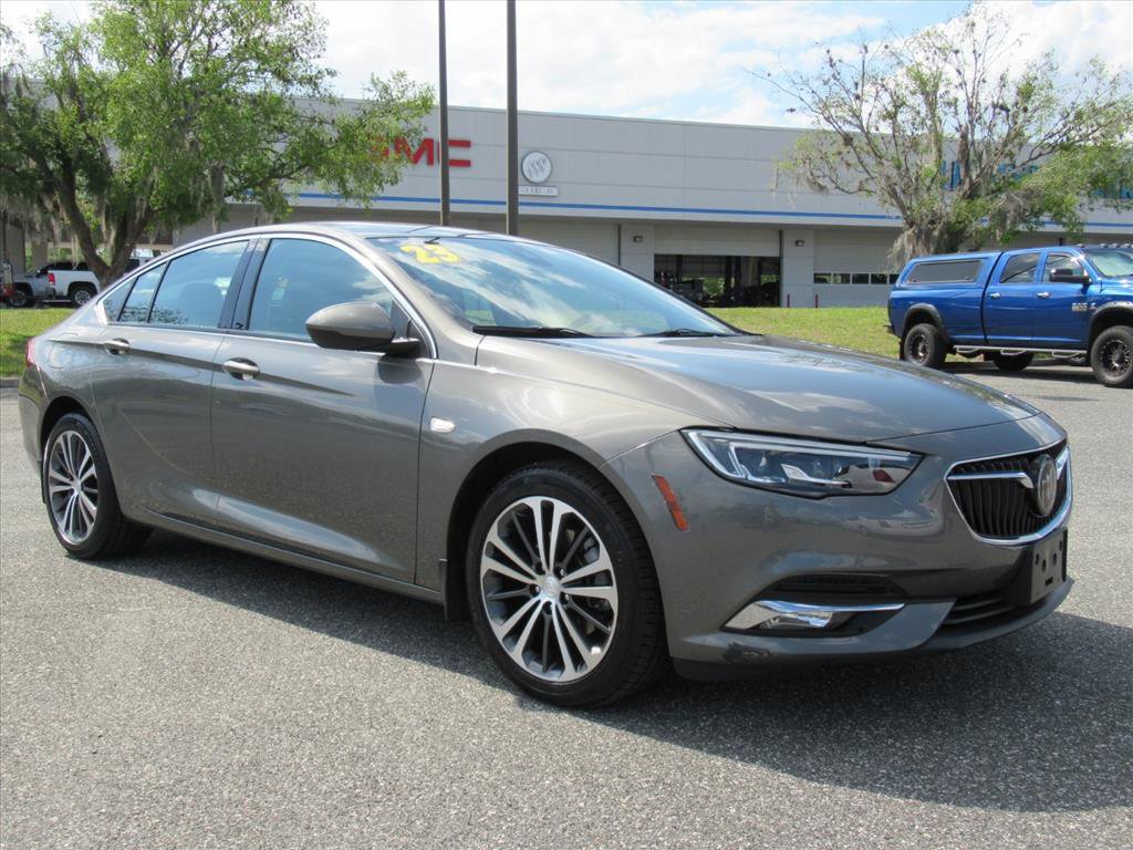 Used 2018 Buick Regal Essence w/ Driver Confidence Package #1 image 1