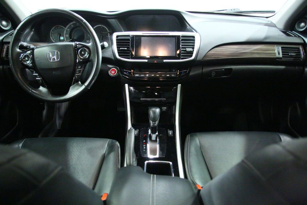 Used 2017 Honda Accord EX-L image 18