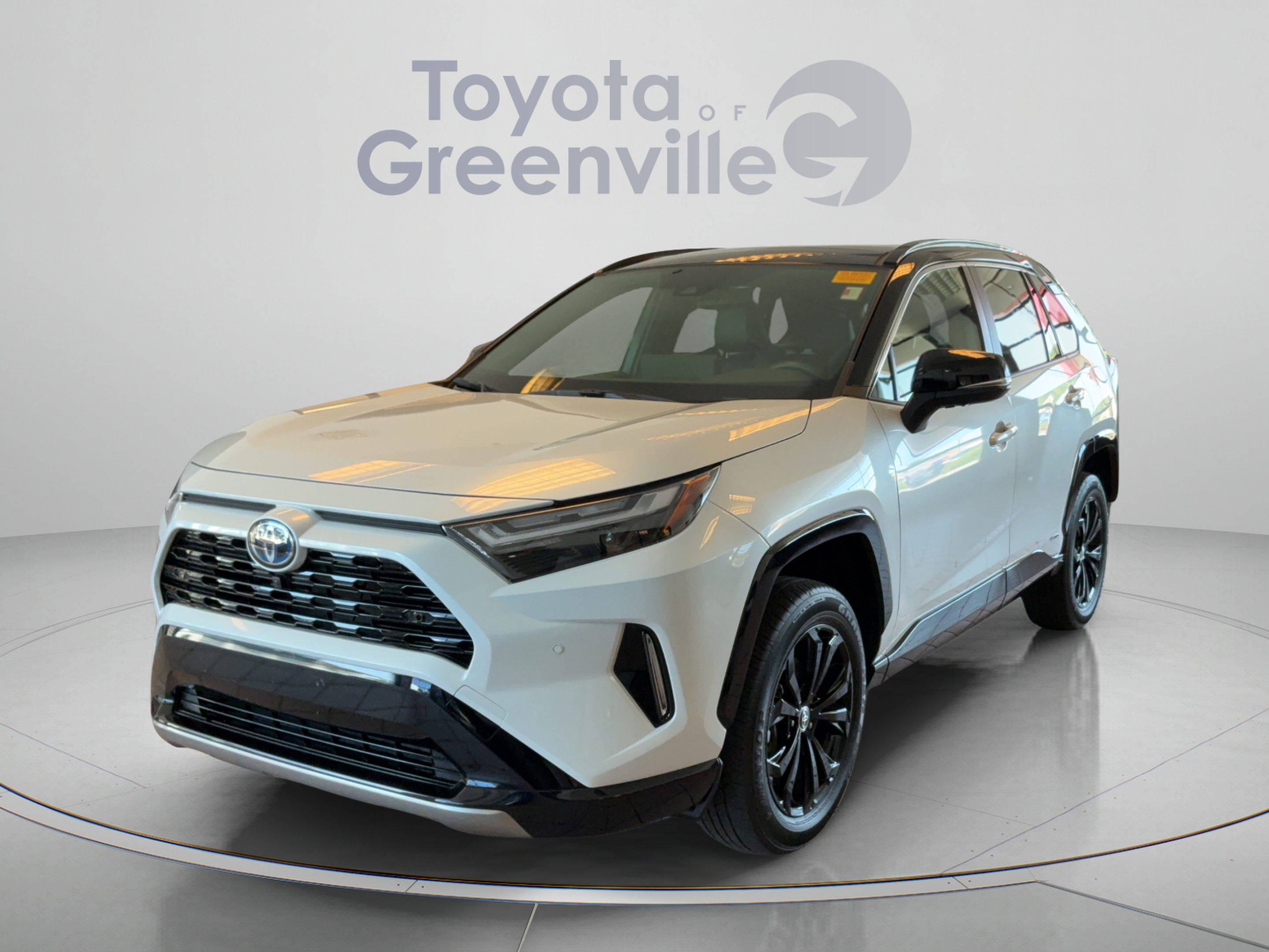 Used 2024 Toyota RAV4 XSE w/ Advanced Technology Package AWD/4WD image 1