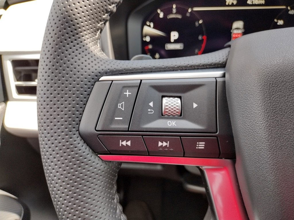 New 2025 Mitsubishi Outlander SE image 24