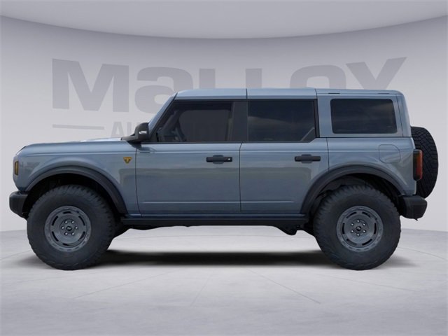 New 2025 Ford Bronco Badlands image 3