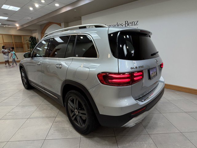 Certified 2025 Mercedes-Benz GLB 250 image 3
