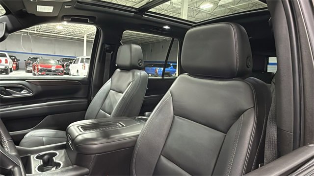 Used 2022 Chevrolet Tahoe LT w/ Luxury Package image 13
