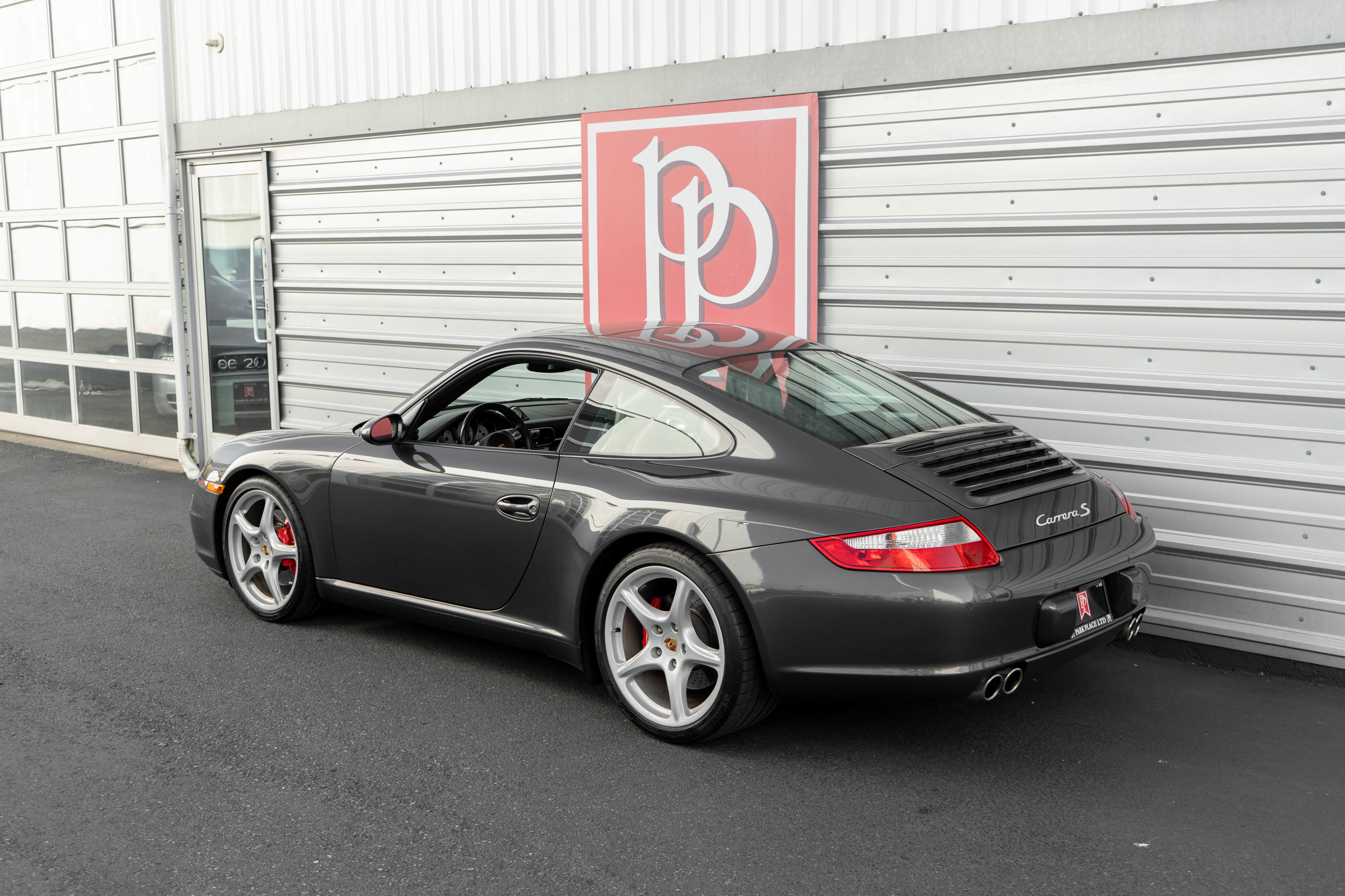 Used 2006 Porsche 911 Carrera S RWD image 40