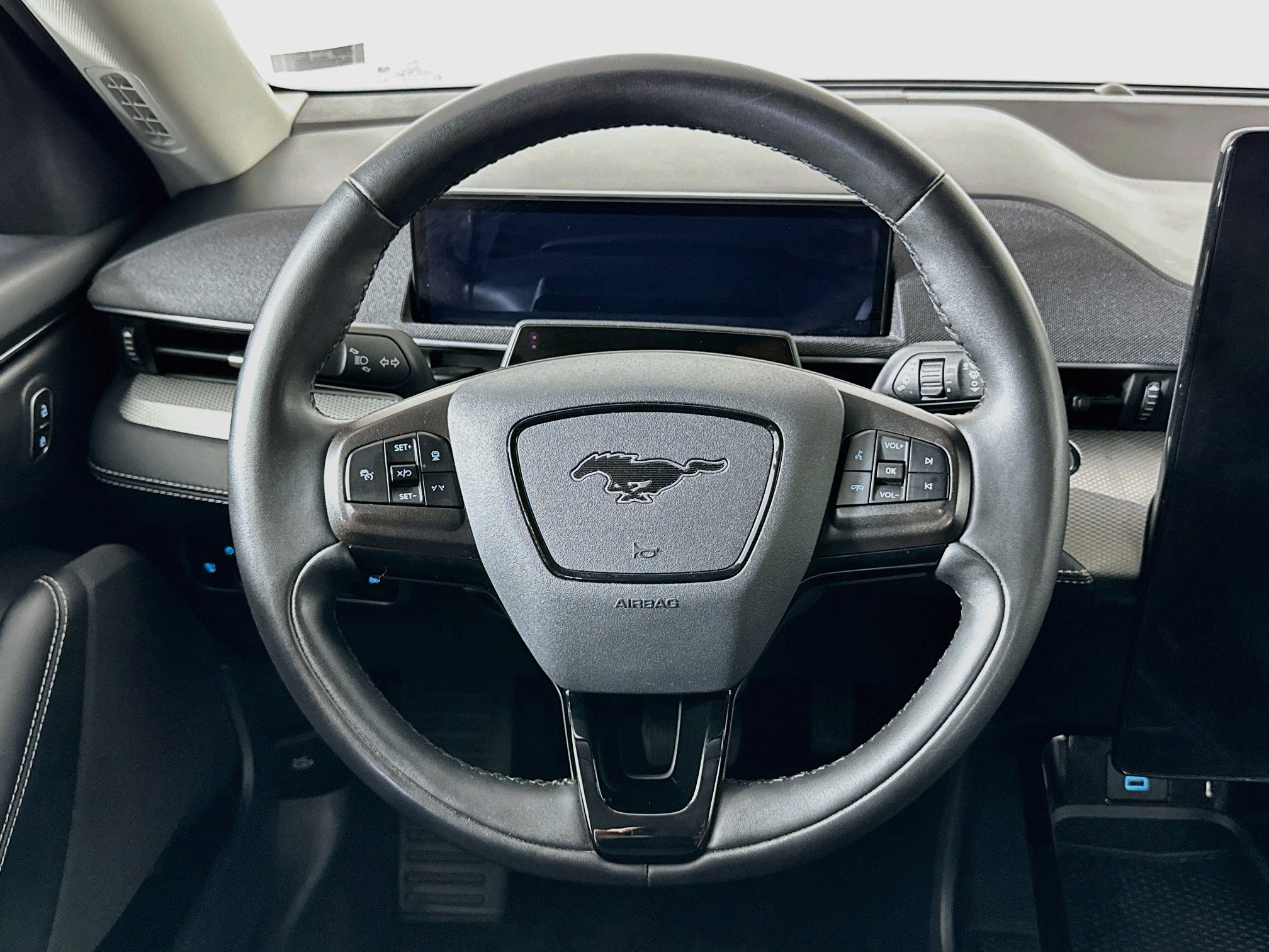 Used 2023 Ford Mustang Mach-E Select RWD image 18