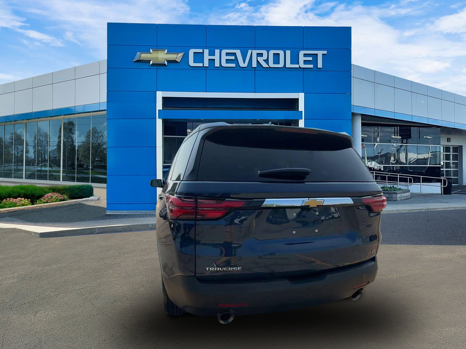 Used 2022 Chevrolet Traverse LT image 9