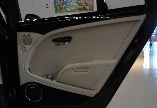 Used 2013 Bentley Mulsanne RWD image 13