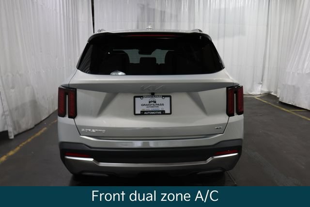 Used 2026 Kia Sorento EX AWD/4WD image 4