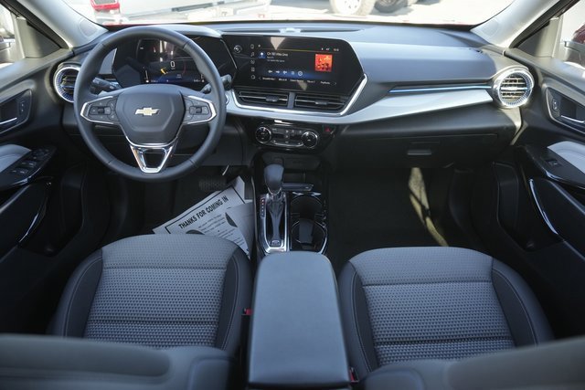 Used 2025 Chevrolet Trax LT w/ Driver Confidence Package image 20