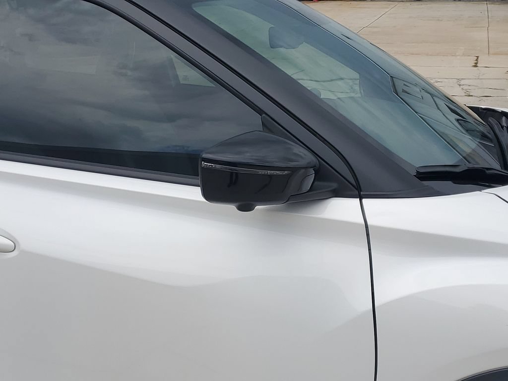 Certified 2024 Nissan Kicks SR w/ SR Premium Package FWD image 10