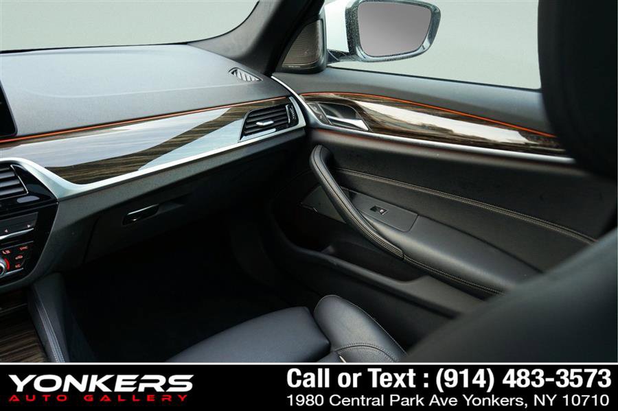 Used 2022 BMW 540i xDrive w/ M Sport Package image 37