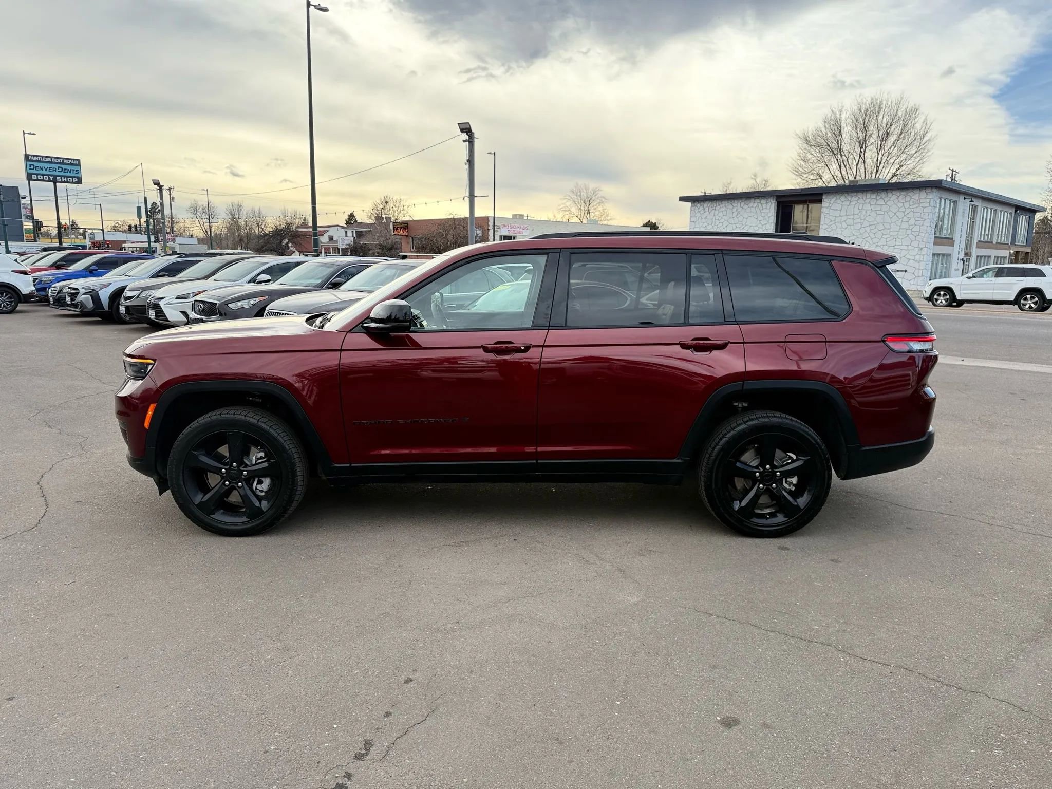 Used 2024 Jeep Grand Cherokee L Altitude AWD/4WD image 6